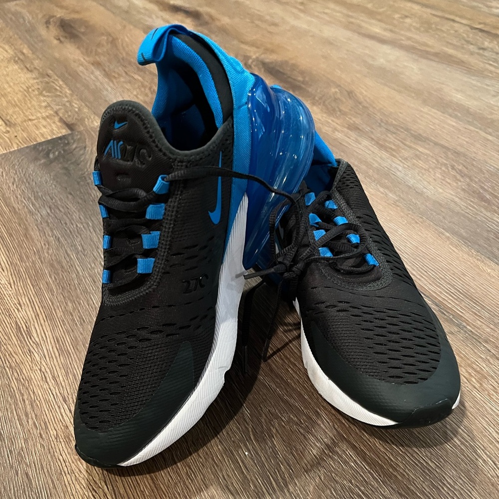Men’s 270 Nikes, Black and Blue Athletic Sneakers, Like New!!  Size 8